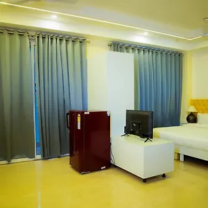 Отель Lime Tree Luxury - Service Near Artemis Hospital ,gurgaon